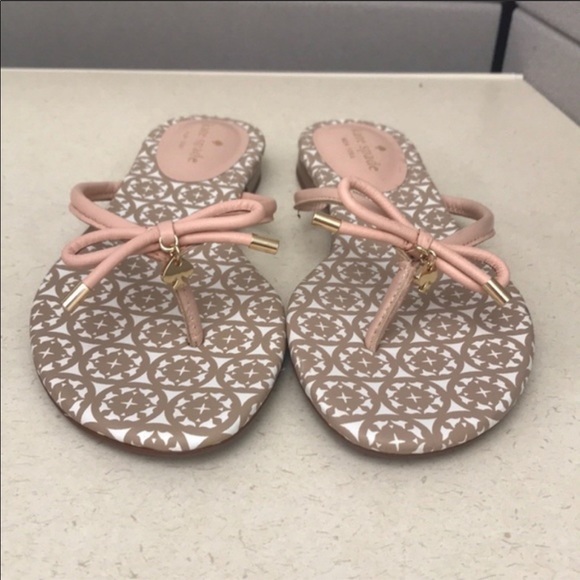 kate spade Shoes - NWOT Kate Spade Pink sandals 7 1/2. Gold accent.